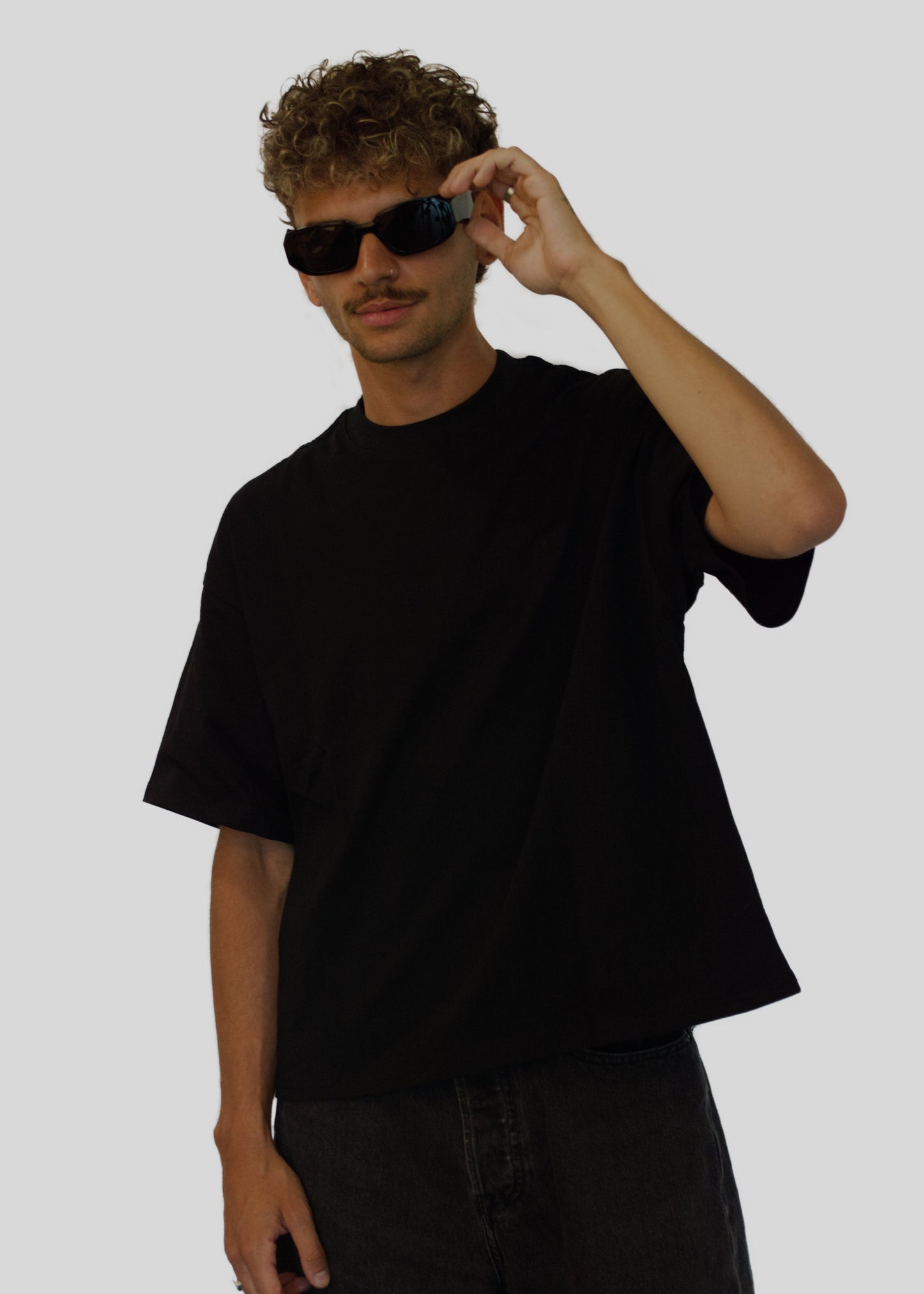 SIGNATURE - BLACK